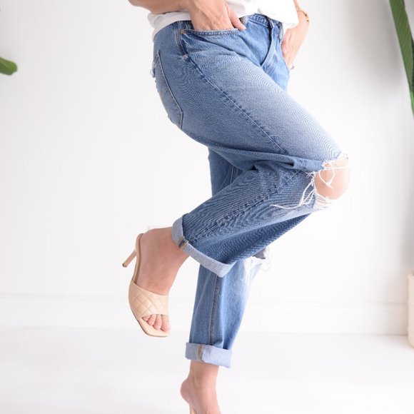 American Eagle 90's Boyfriend Distress Jeans Denim Size 8 - Picture 3 of 16